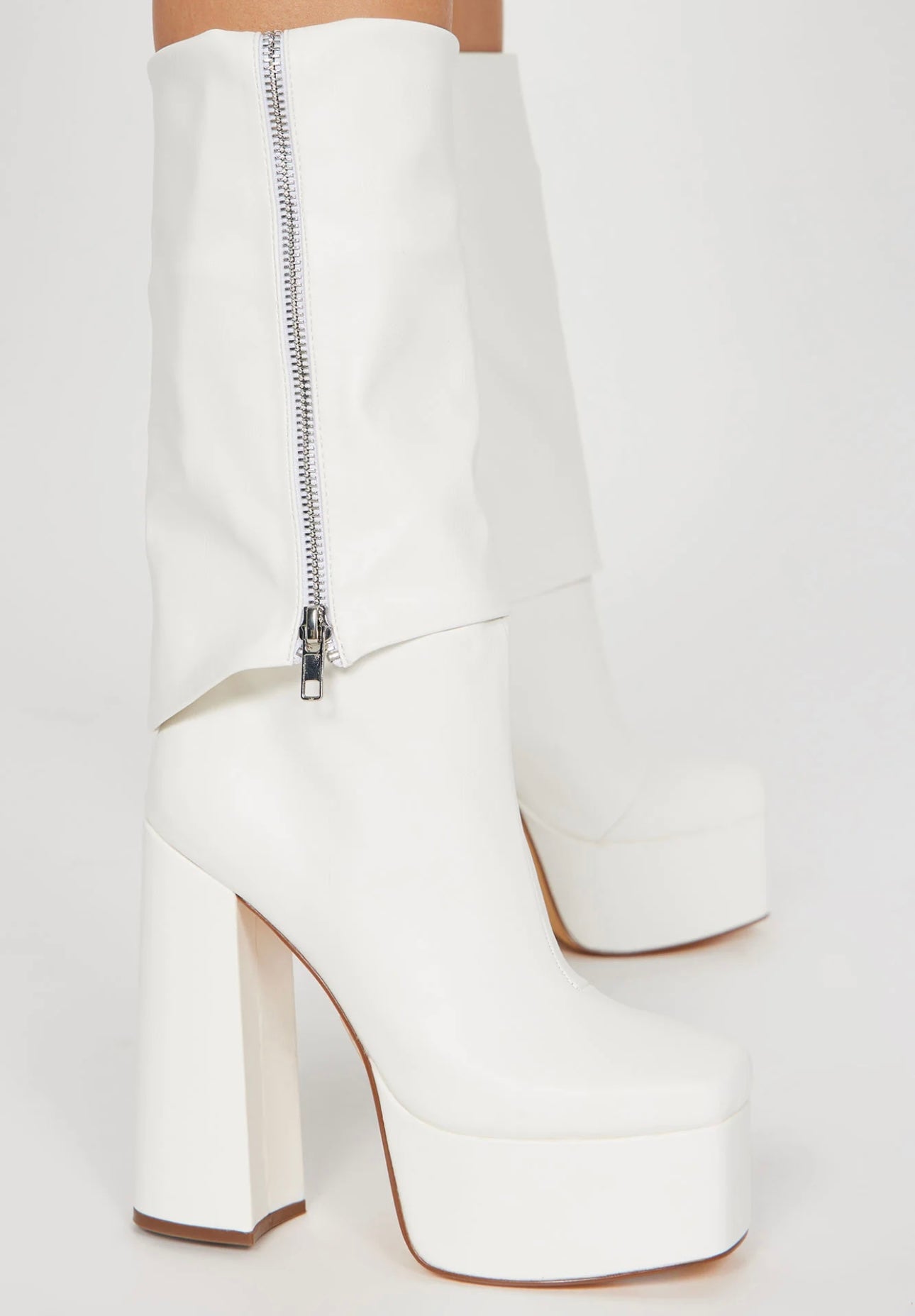 Chloe platform boots